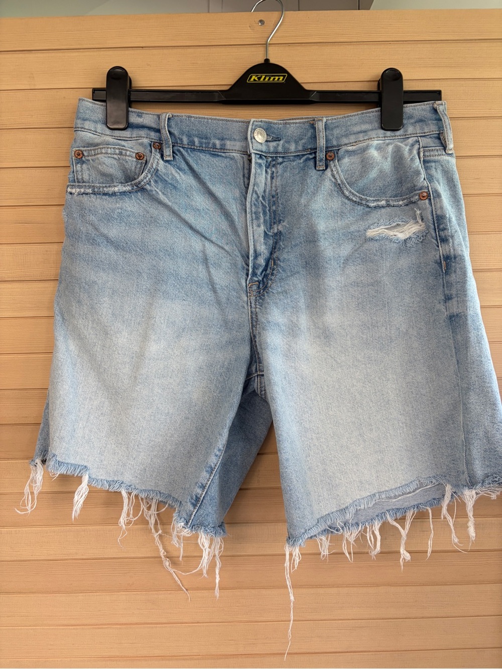 American Eagle Outfitters Light Wash Cut off Bermuda Jean Shorts size 12